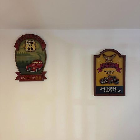 Frizzi & Lazzi House Apartment เนเปิลส์ ภายนอก รูปภาพ