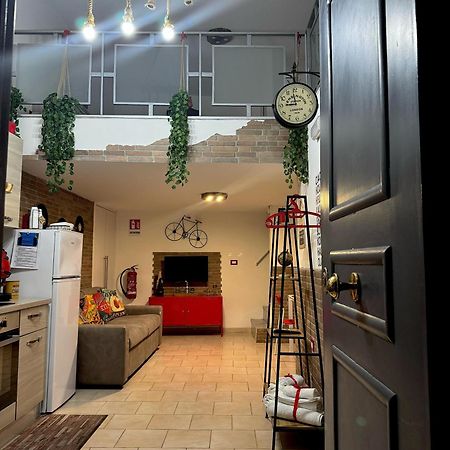 Frizzi & Lazzi House Apartment เนเปิลส์ ภายนอก รูปภาพ