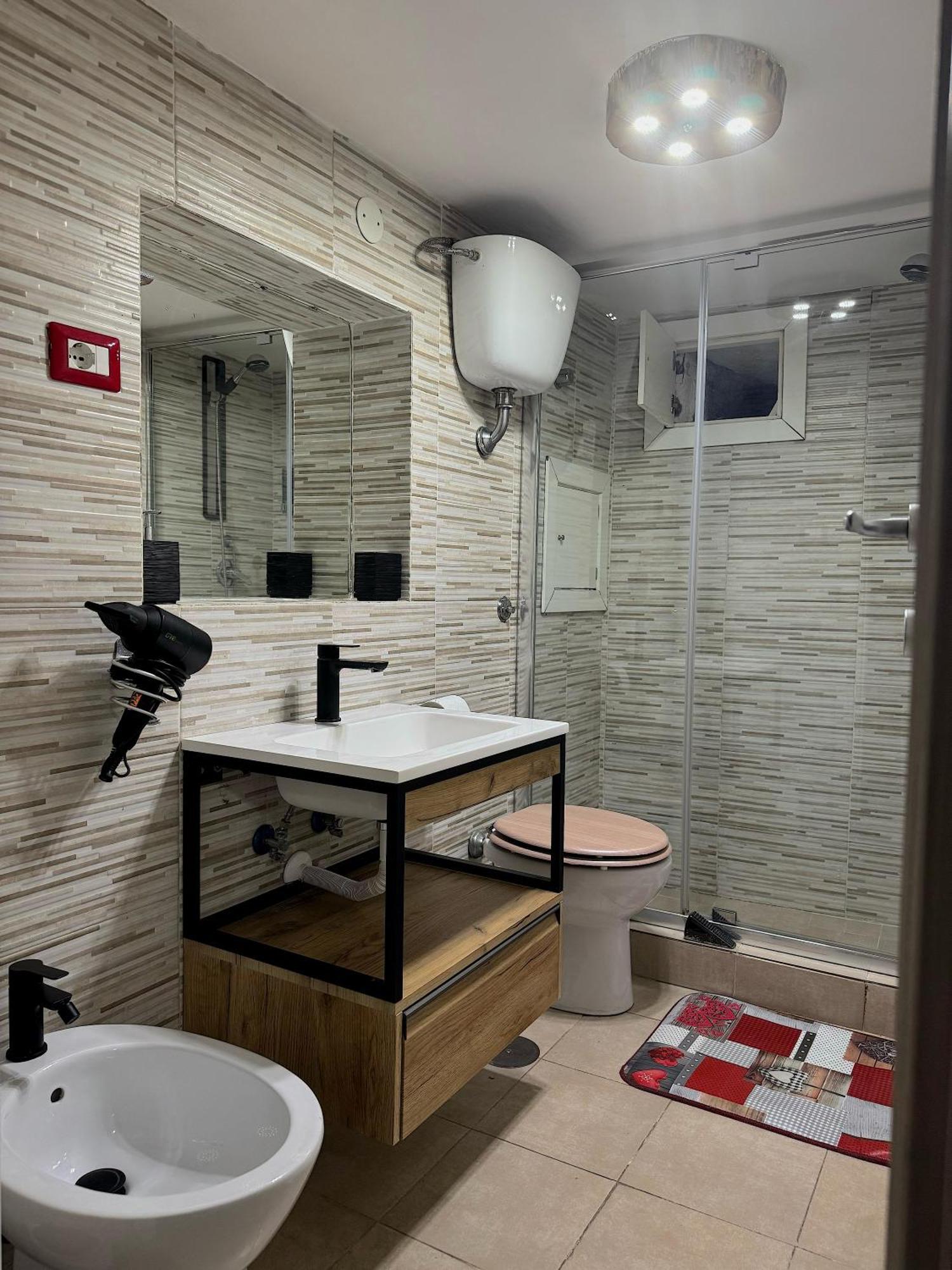Frizzi & Lazzi House Apartment เนเปิลส์ ภายนอก รูปภาพ