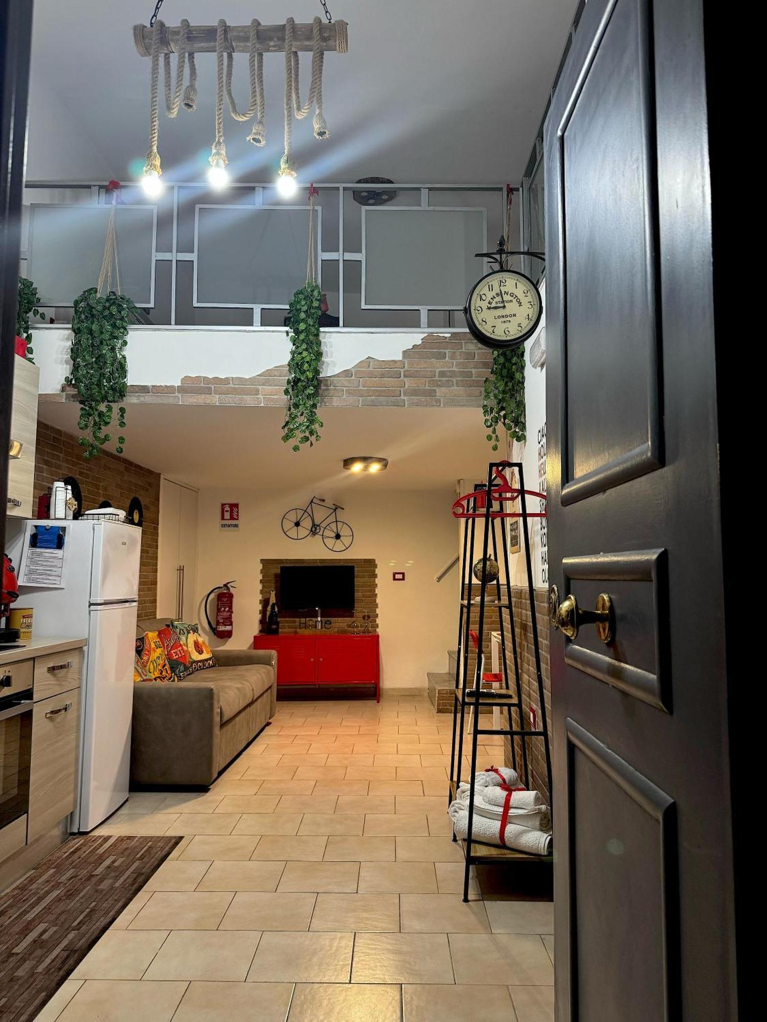 Frizzi & Lazzi House Apartment เนเปิลส์ ภายนอก รูปภาพ