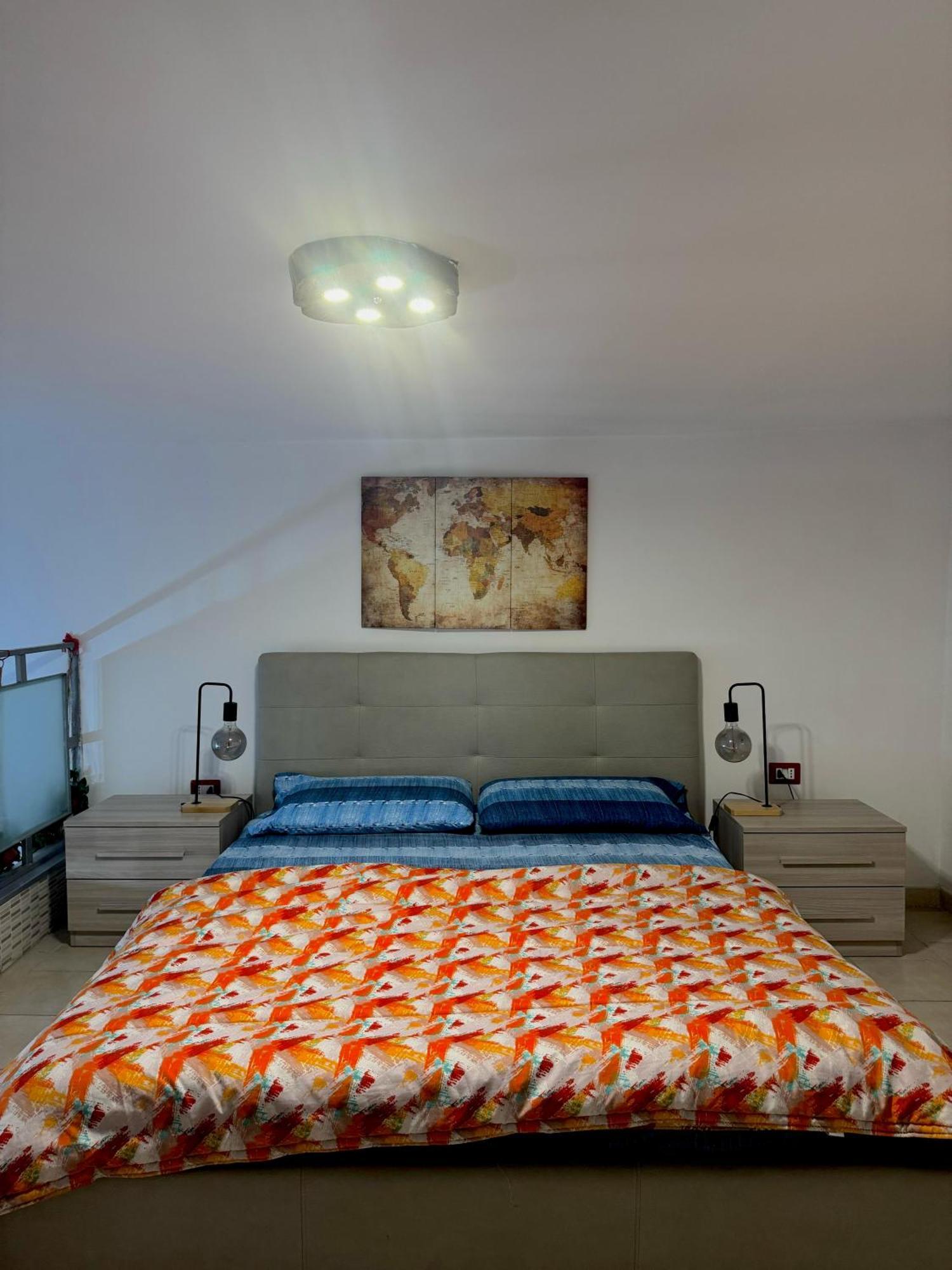 Frizzi & Lazzi House Apartment เนเปิลส์ ภายนอก รูปภาพ